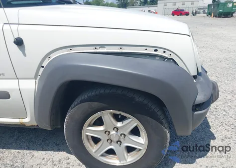 2002 Jeep Liberty Sport z USA, uszkodzony, nr VIN 1J8GL48KX2W223478